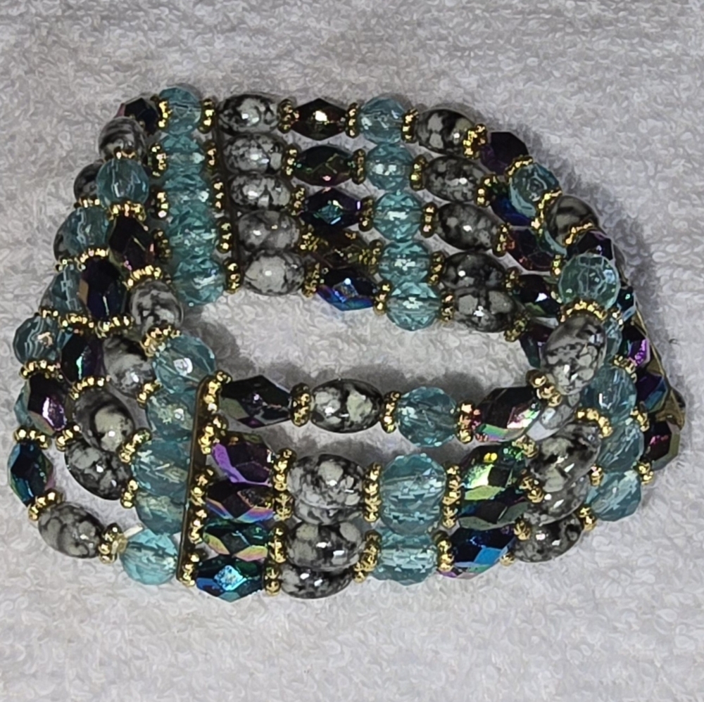 Elegant Multicolor Beaded Bracelet